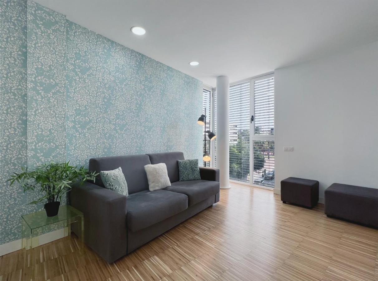 Stay U-Nique Apartments Pellaires Barselona Dış mekan fotoğraf