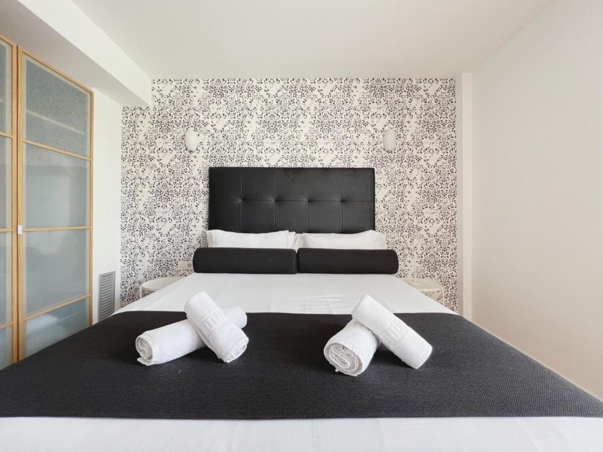 Stay U-Nique Apartments Pellaires Barselona Dış mekan fotoğraf