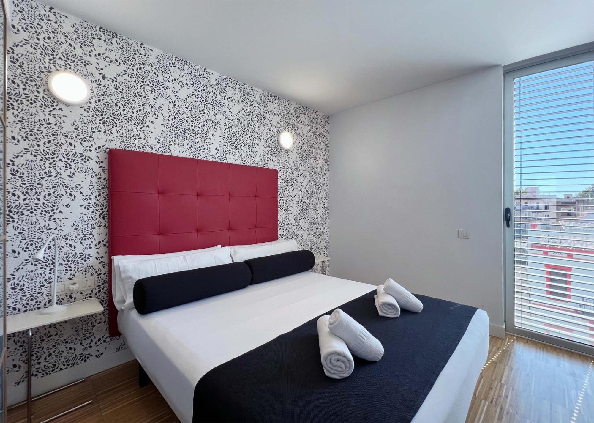 Stay U-Nique Apartments Pellaires Barselona Dış mekan fotoğraf