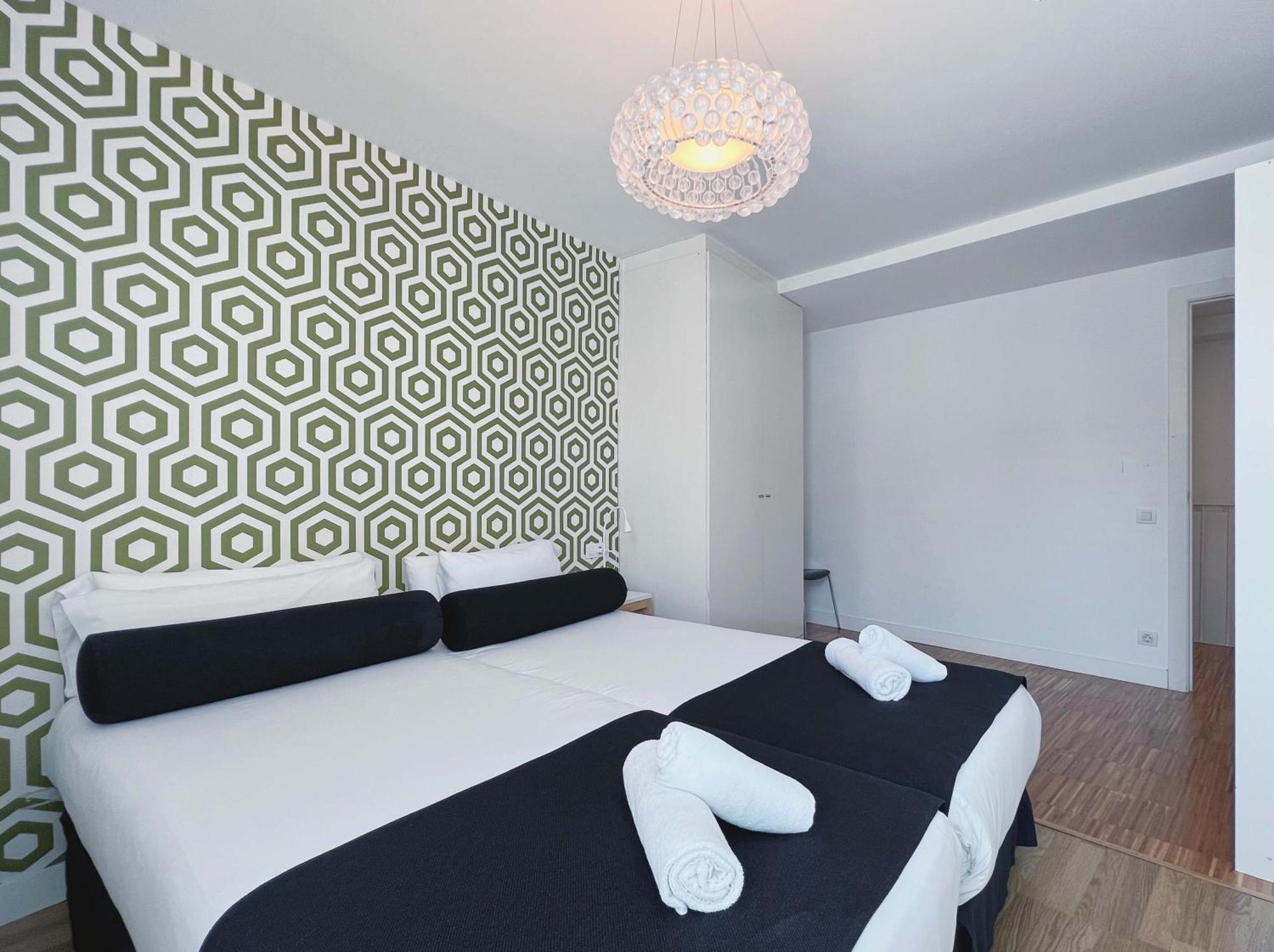 Stay U-Nique Apartments Pellaires Barselona Dış mekan fotoğraf