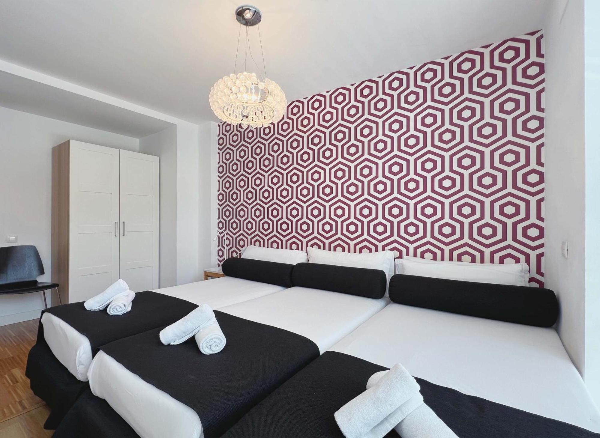 Stay U-Nique Apartments Pellaires Barselona Dış mekan fotoğraf